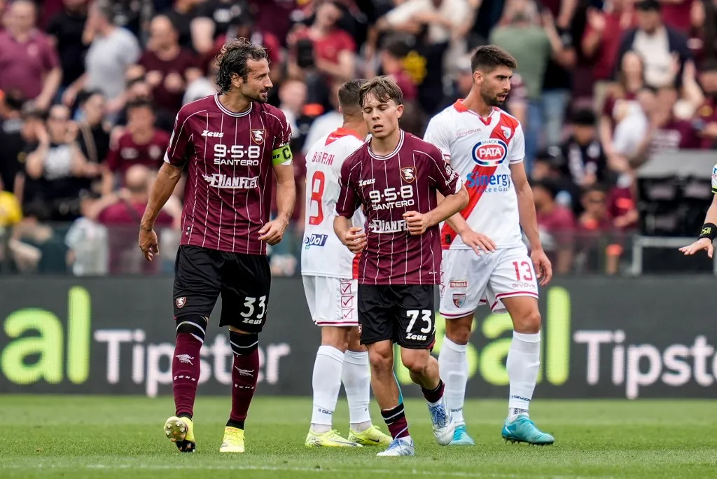 Lorenzo Amatucci of US Salernitana celebrates with Gian Marco Ferrari after scoring first goal during the Serie BKT match between US Salernitana and Mantova 1911 at Stadio Arechi on May 04, 2025 in Salerno, Italy. (Photo by Giuseppe Maffia/NurPhoto) (Photo by Giuseppe Maffia / NurPhoto via AFP)