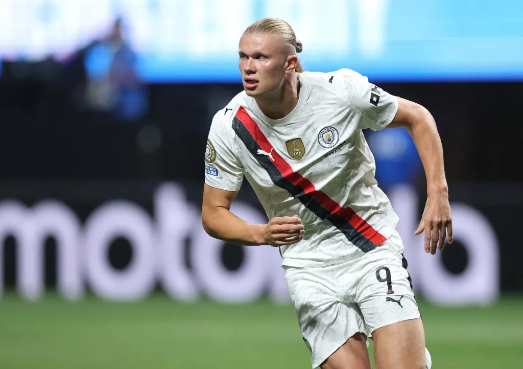 Juventus, Manchester, Manchester City, ATLANTA, GEORGIA - JUNE 22: Erling Haaland #9 of Manchester City reacts during the FIFA Club World Cup 2025 group G match between Manchester City FC and Al Ain FC at Mercedes-Benz Stadium on June 22, 2025 in Atlanta, Georgia.   Alex Grimm/Getty Images/AFP (Photo by ALEX GRIMM / GETTY IMAGES NORTH AMERICA / Getty Images via AFP)