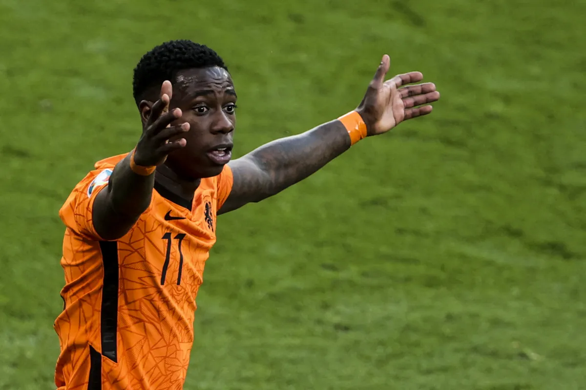 drogdíler, BUDAPEST, HUNGARY - JUNE 27: Quincy Promes (11) of the Netherlands reacts after Czech Republic's victory at the end of the EURO 2020 round of 16 football match between the Netherlands and the Czech Republic at Ferenc Puskas Stadium in Budapest, Hungary on June 27, 2021. Dmitriy Golubovich / Anadolu Agency (Photo by Dmitriy Golubovich / ANADOLU AGENCY / Anadolu via AFP)