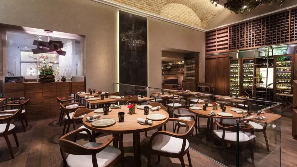 Év Étterme, Budapest, Dining Guide Év Étterme Díj