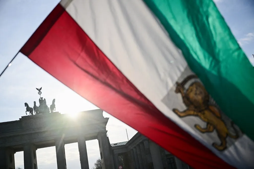 Irán