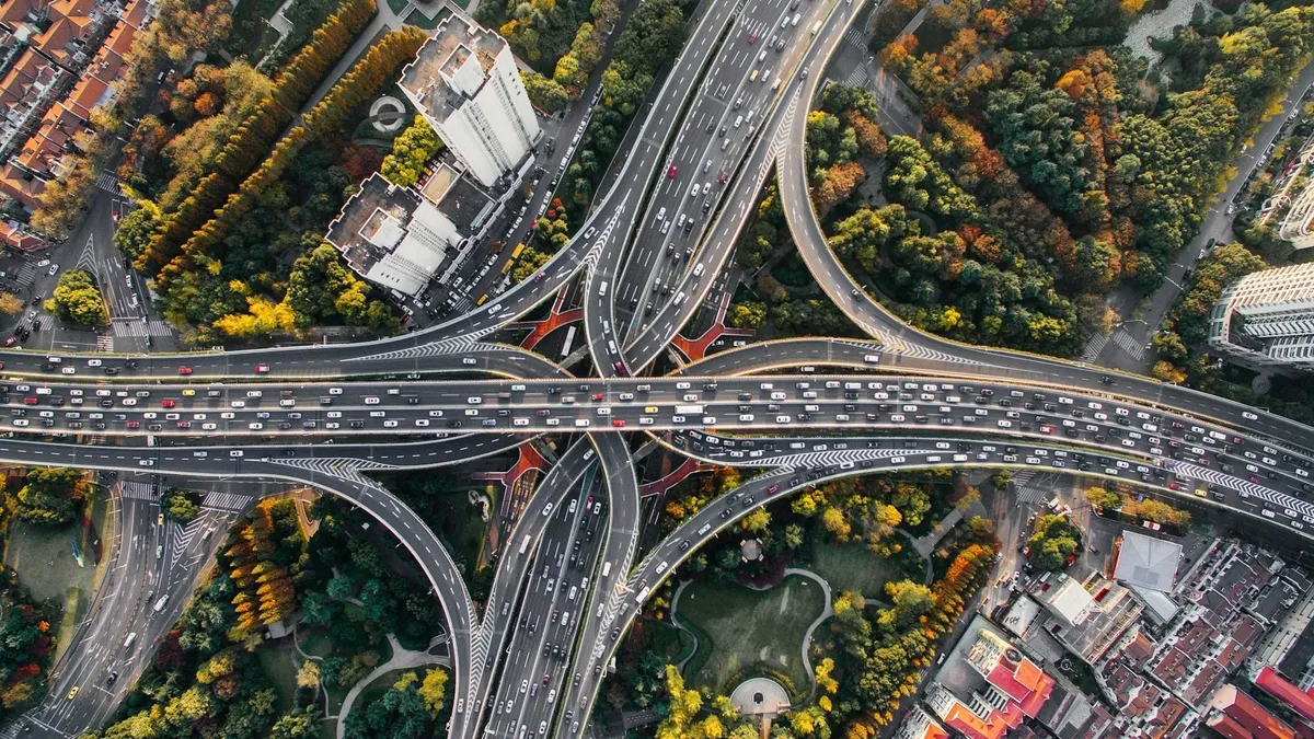 Jobbról előzni tilos, de mutatjuk a kivételeket!