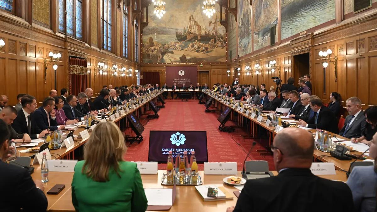 Orbán Viktor szerint Brüsszel háborús politikája a Kárpát-medencei magyarokat is sújtja