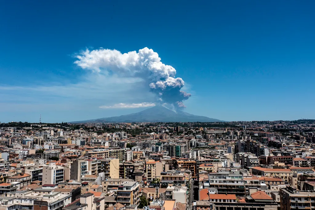 Vulkánkitörés Olaszországban, VulkánkitörésOlaszországban, Etna, Szicília