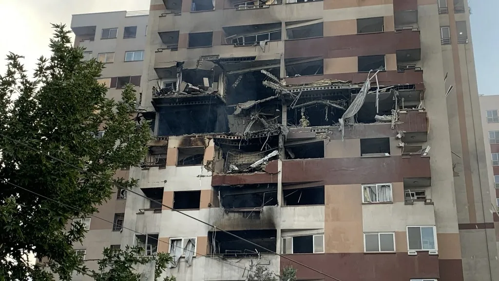 TEHRAN, IRAN - JUNE 13: A view of a damaged building in the Iranian capital, Tehran, following an attack, on June 13, 2025. Israeli Defense Minister Israel Katz has announced that Israel conducted strikes on Iran. Fatemeh Bahrami / Anadolu (Photo by Fatemeh Bahrami / Anadolu via AFP)