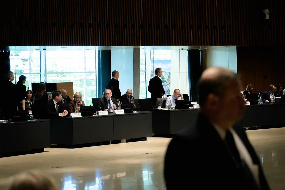 Szijjártó Péter Luxemburgban képviseli Magyarországot az energiaügyi ülésen, ahol a rezsiemelést okozó brüsszeli tervet tárgyalják.