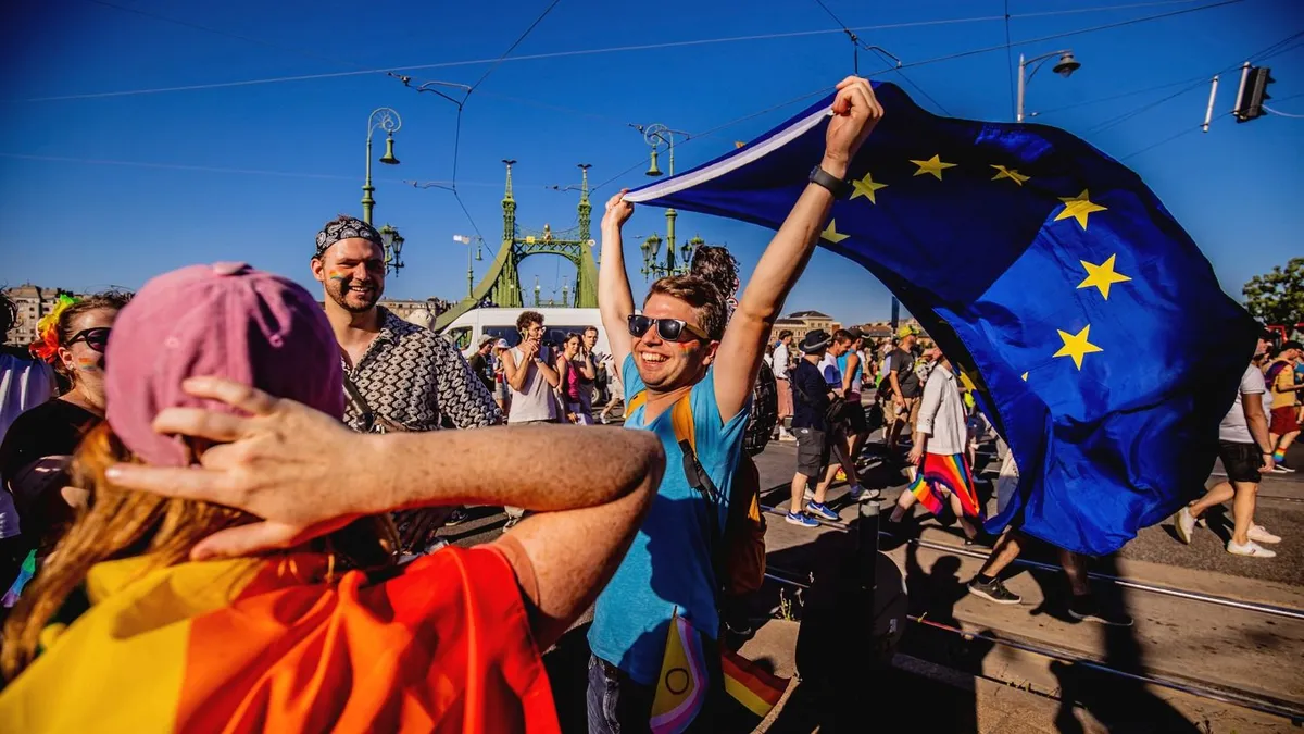 Magyarországon replikázik a spanyol kormány, féltik a melegjogokat