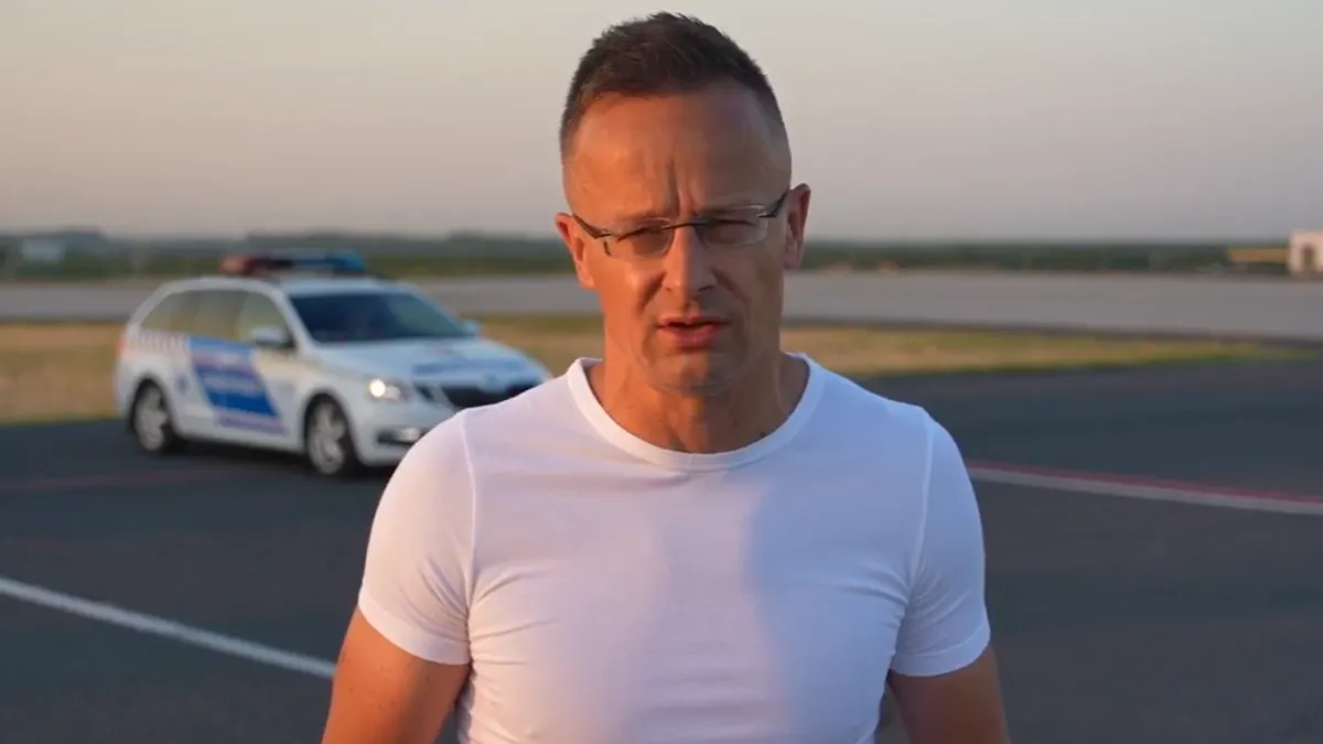 Szijjártó Péter: A kormány hat magyar állampolgárt evakuált Iránból