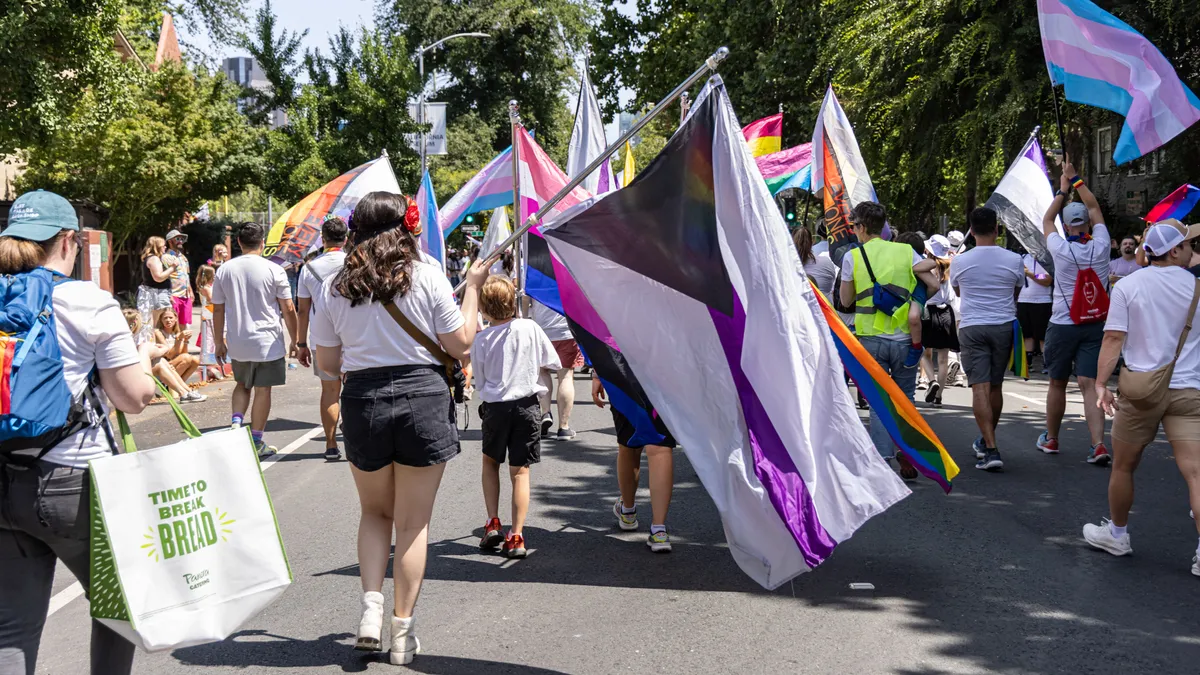 Ausztriában börtönbüntetés járhat azoknak a szülőknek, akik megmentik gyermekeiket a transznemű műtétektől