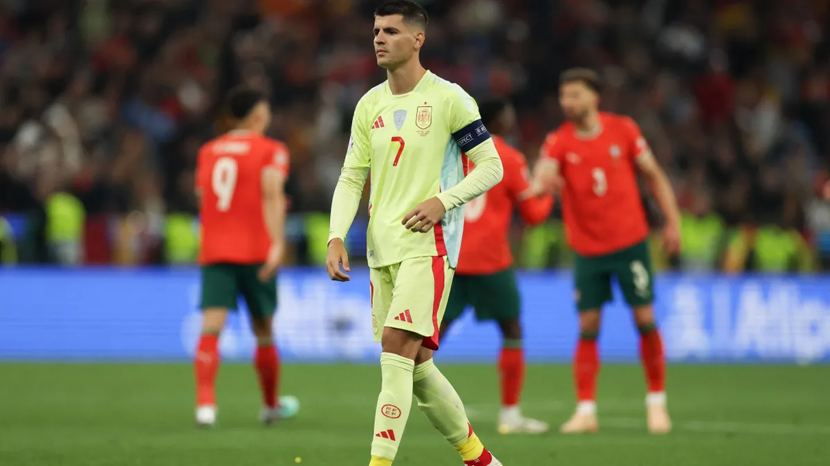 Halálosan megfenyegették a spanyol sztárfocistát és a családját