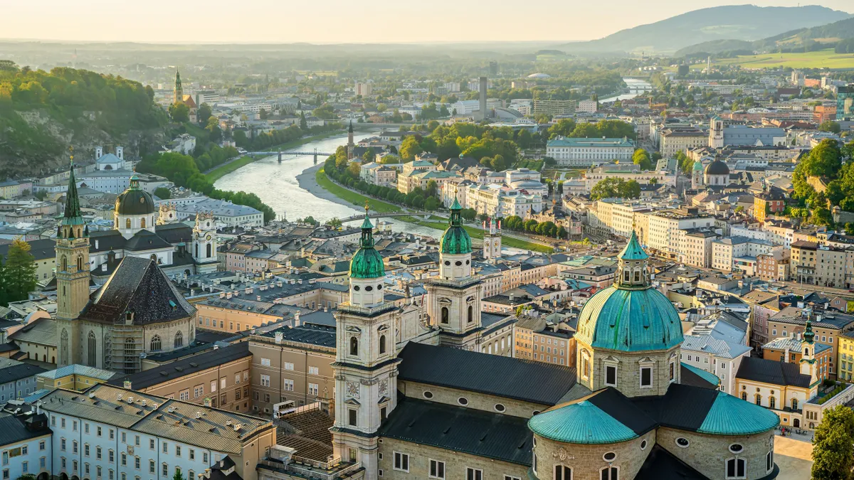 Mozart szülőházától a Mirabell kastélyig: Salzburg látnivalói, amelyeket egy hétvége alatt is bejárhatsz