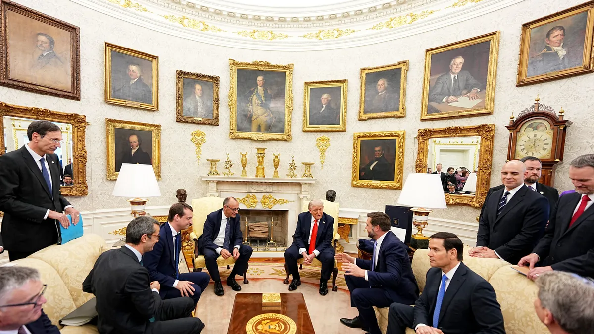 Donald Trump Friedrich Merz kancellárral tárgyalt, Kínáról is szót ejtett