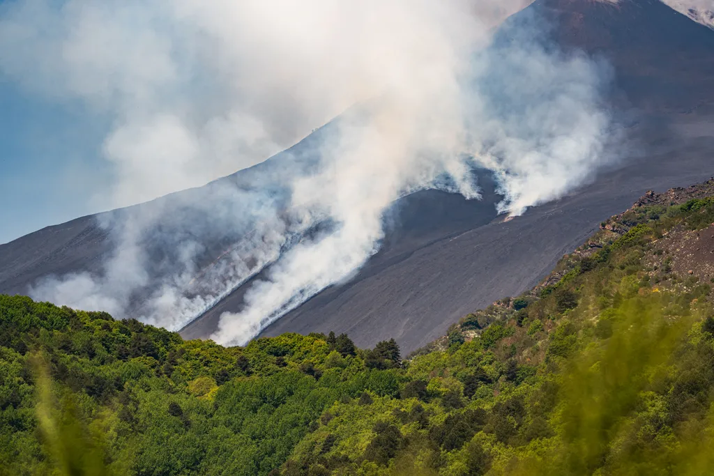 Vulkánkitörés Olaszországban, VulkánkitörésOlaszországban, Etna, Szicília