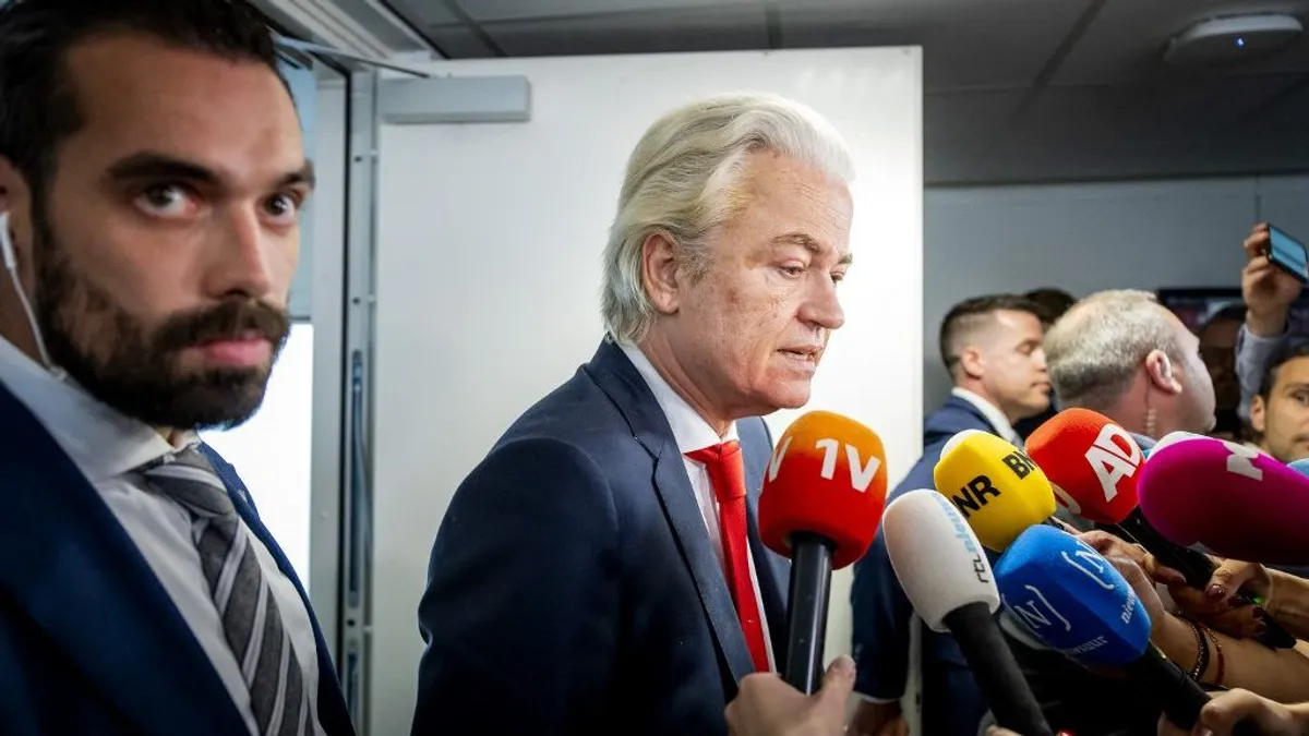 Összeomlott a holland kormány, kilépett Geert Wilders pártja a koalícióból