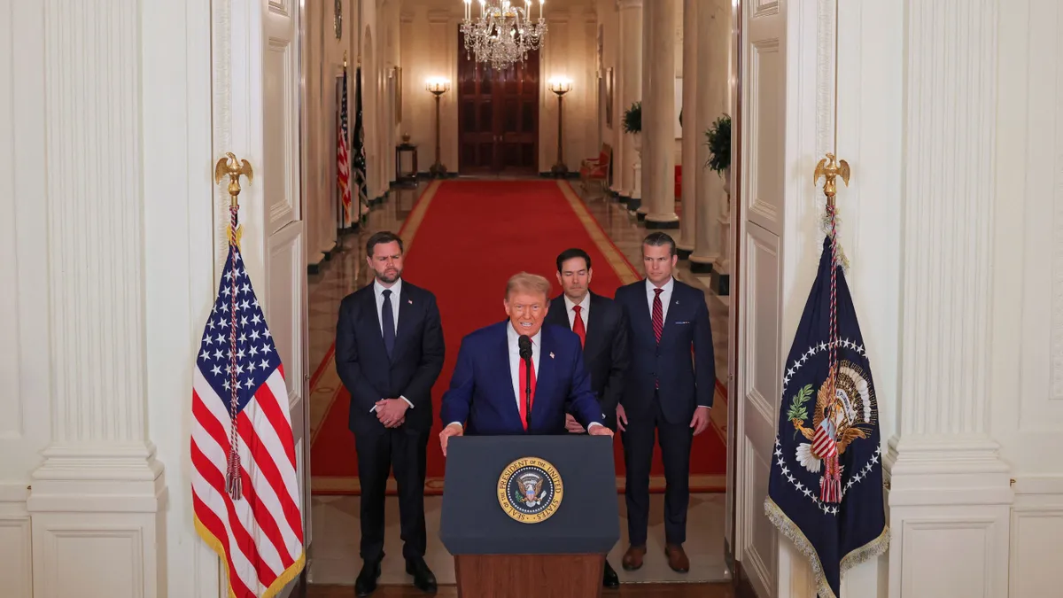Trump: Az amerikai légierő csapást mért Iránra
