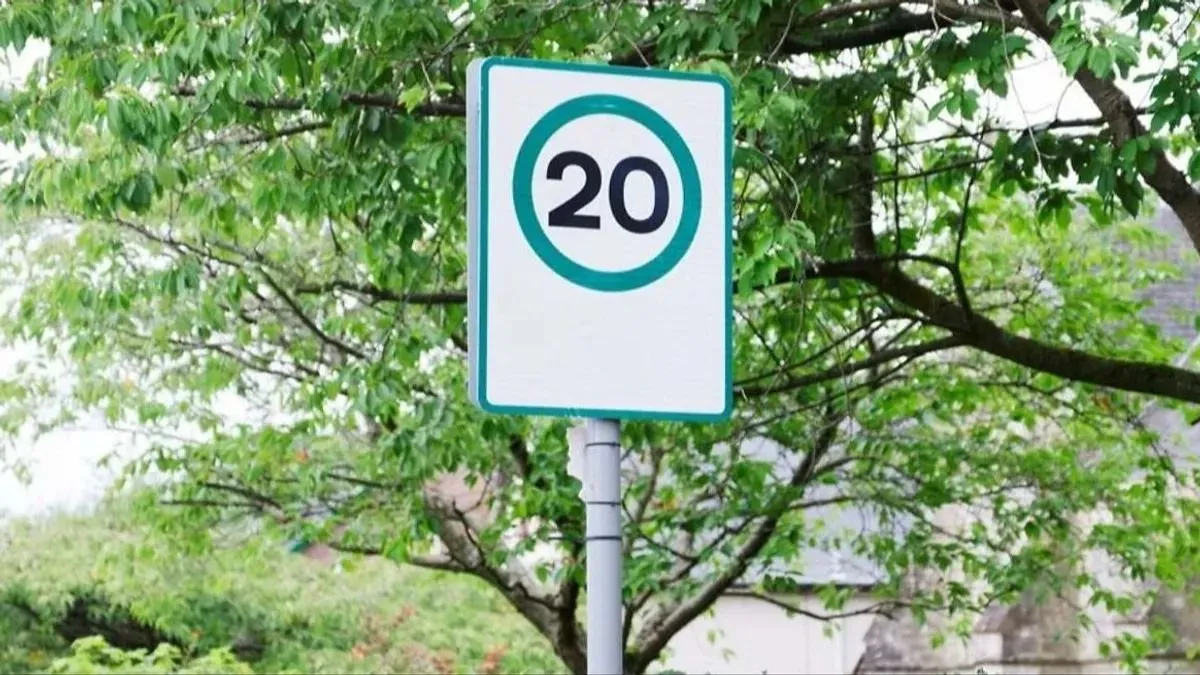 Különleges, új KRESZ-táblák jelennek meg az utakon