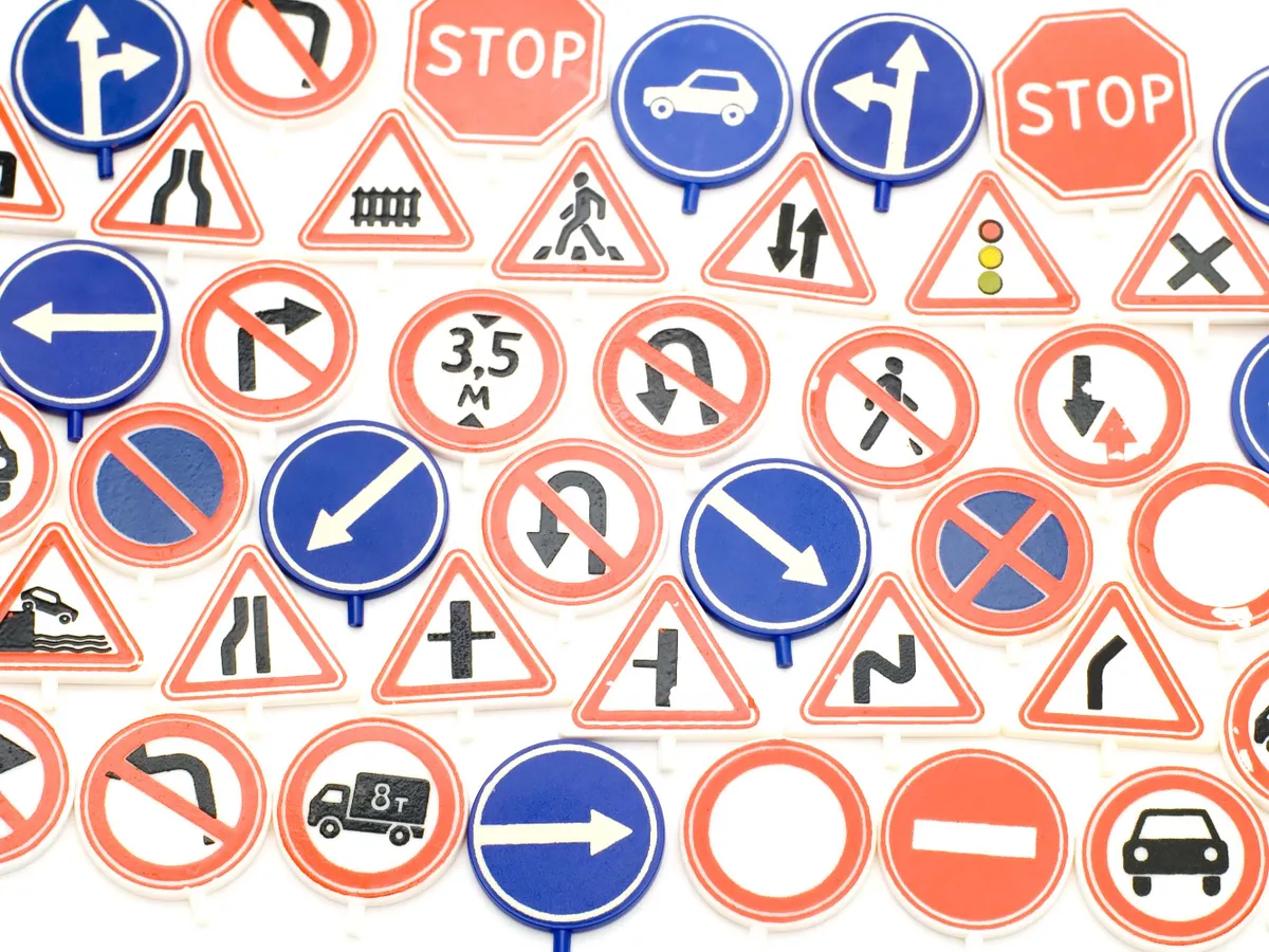 KRESZ, közlekedési tábla, 