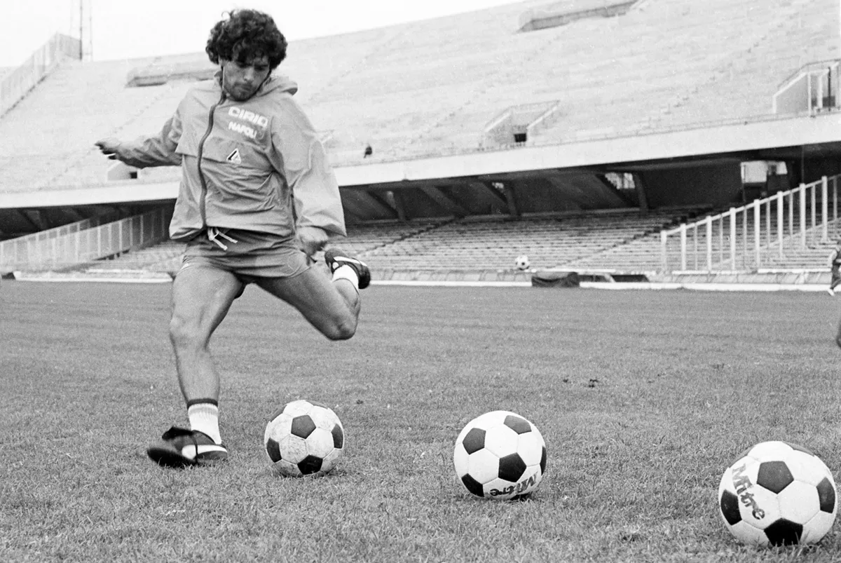 Napoli's football player Diego Armando Maradona during a training session at the San Paolo stadium in Naples, southern Italy, on October 5, 1984. (Photo by GIANNI FIORITO / Controluce via AFP)