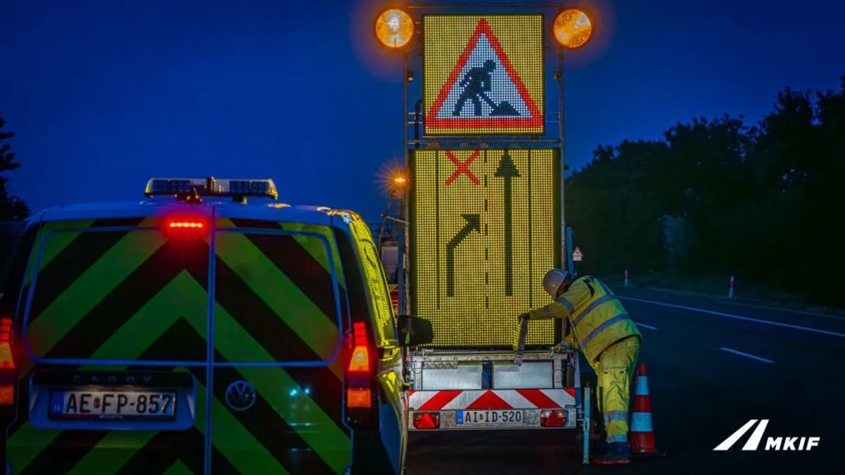 Új táblák jelennek meg az M1-es autópályán