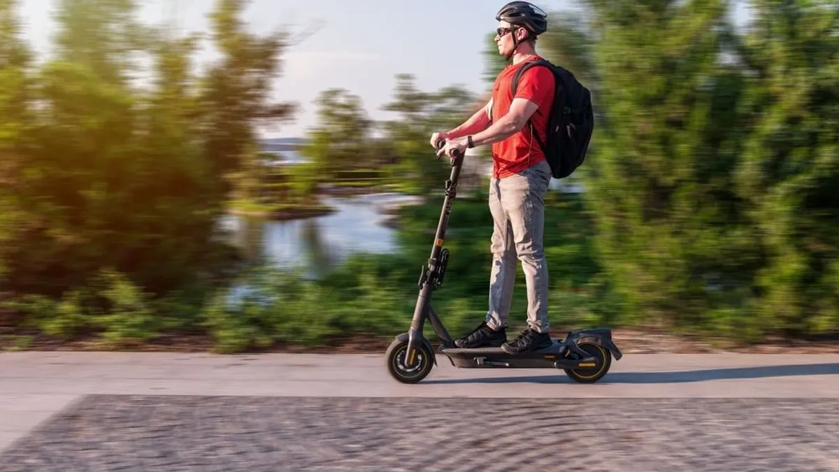 Életveszélyes rollerbaleset: két tinédzser az áldozat