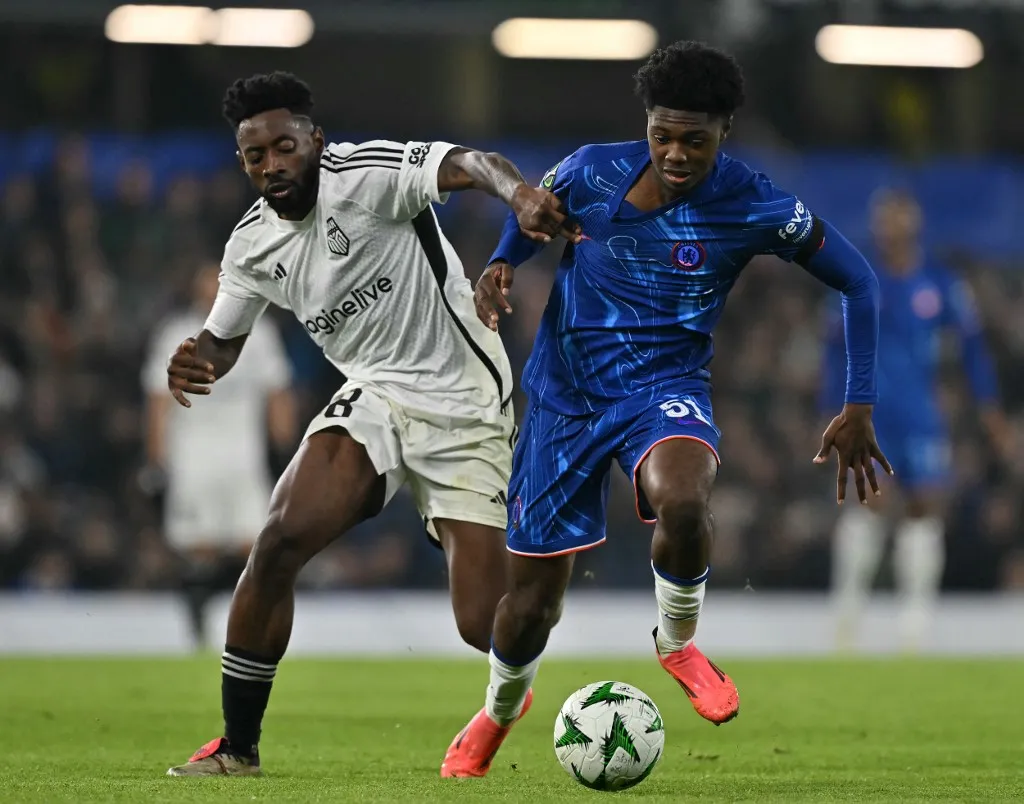 FC Noah's Cameroonian midfielder #88 Yan Eteki (L) vies with Chelsea's English midfielder #54 Samuel Rak-Sakyi during the UEFA Europa Conference League, League Stage football match between Chelsea and FC Noah at Stamford Bridge in London on November 7, 2024. Chelsea won the match 8-0. (Photo by Glyn KIRK / AFP)