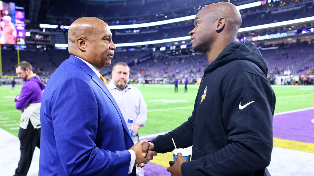 Az NFL egykori sztárja a pókerasztalnál verekedett – videó