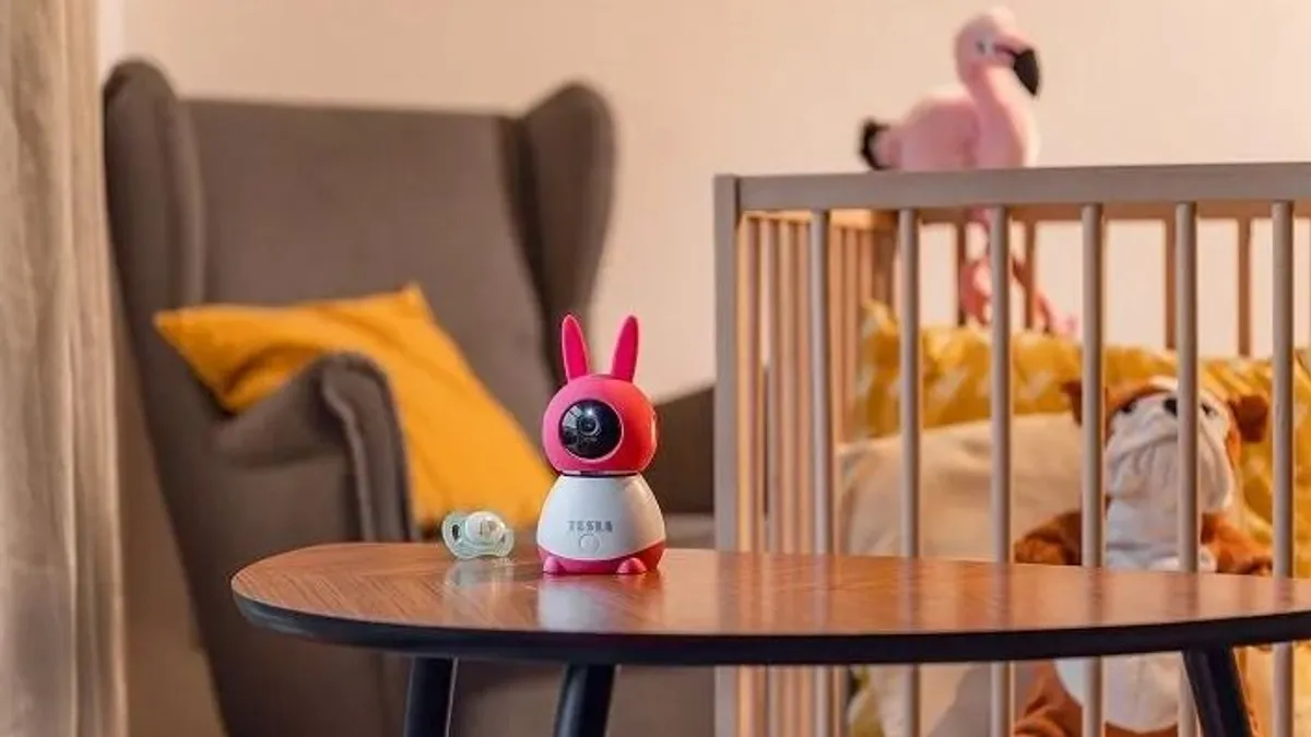 Hogyan találjunk meg egy utánunk kémkedő rejtett kamerát?