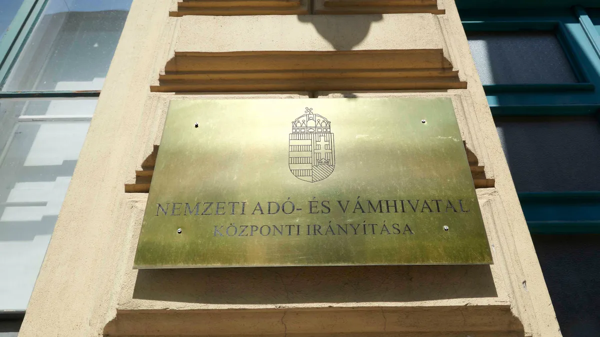 Üzent a NAV – sok ezer embert érint