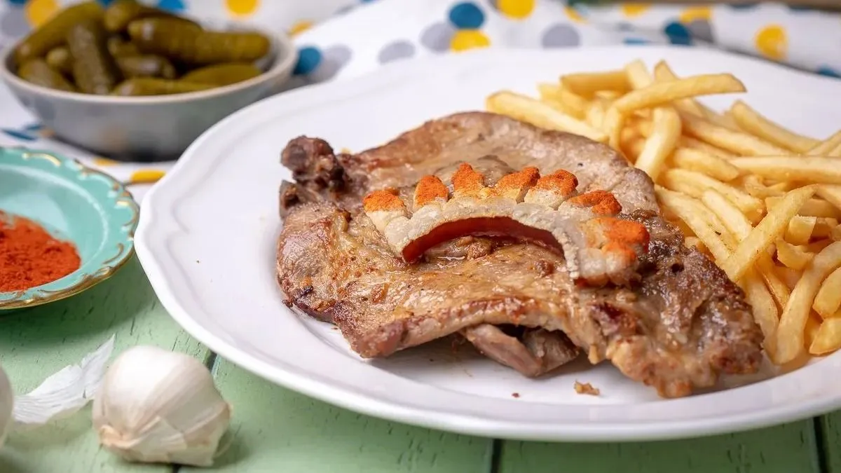 Mutatjuk, melyik hozzávalóval készül a tökéletes cigánypecsenye – videó