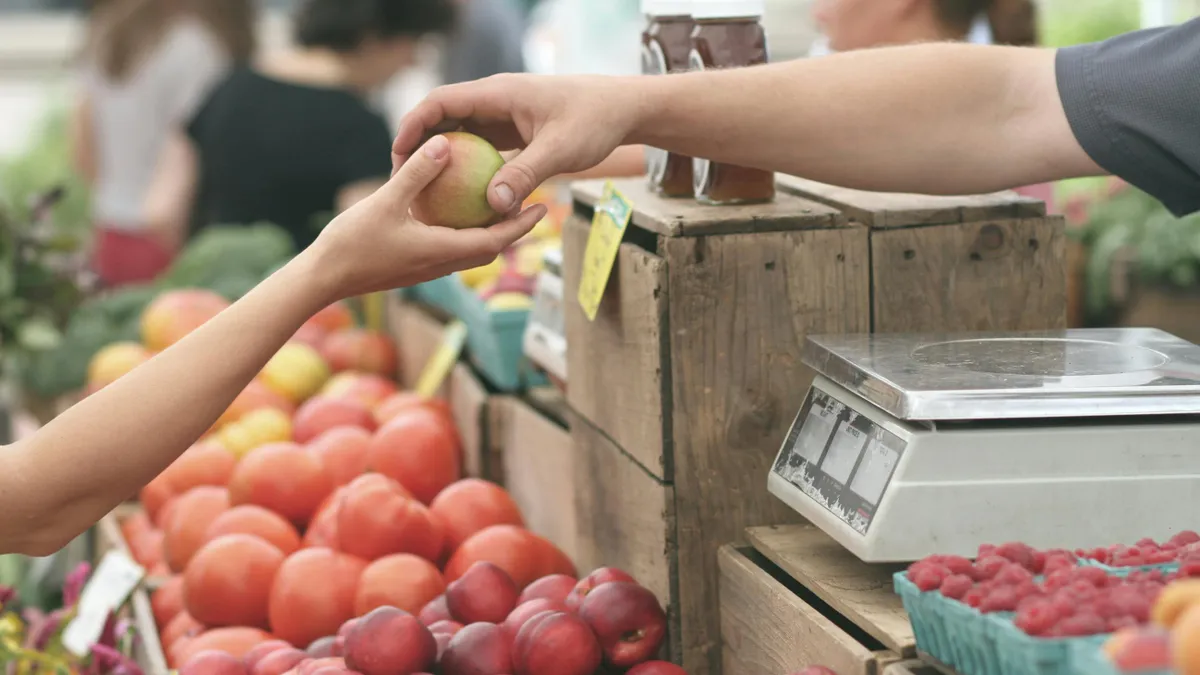 Vegyszermentes élvezet: íme a 15 legtisztábbnak ítélt zöldség, gyümölcs 2025-ben