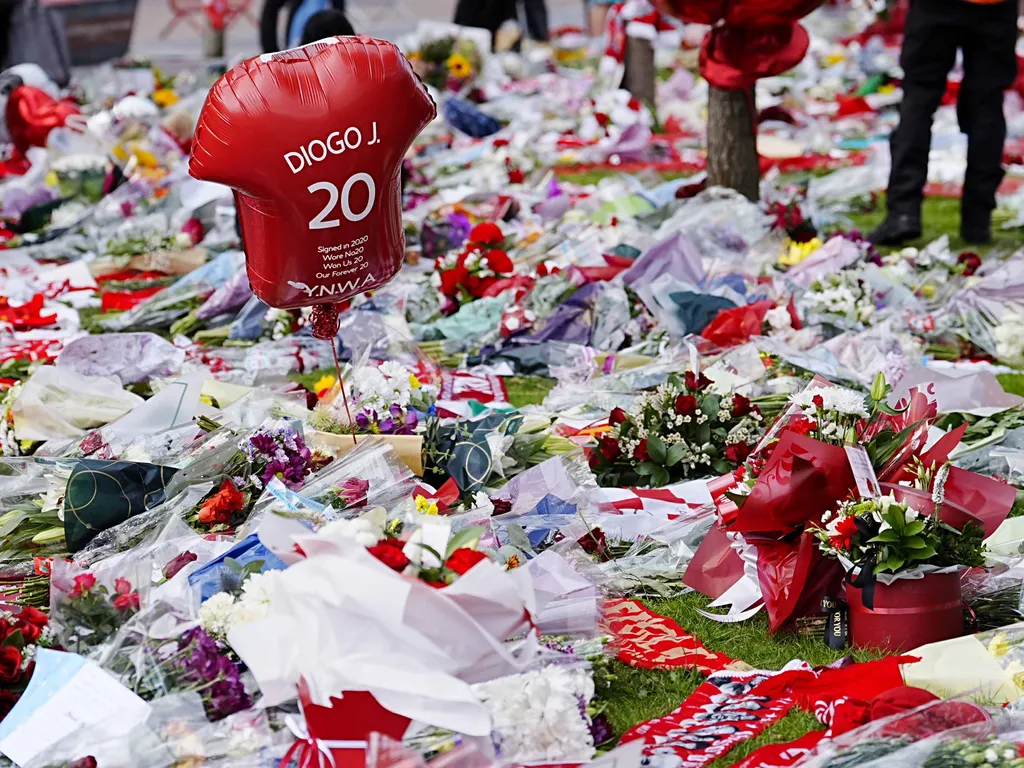 Diogo Jota temetése, DiogoJotatemetése, DiogoJota, temetés, 2025.07.05. Tributes at Anfield Stadium, home of Liverpool, in memory of Diogo Jota who has died at the age of 28. Liverpool are preparing to bid an emotional farewell to Diogo Jota at the forwar