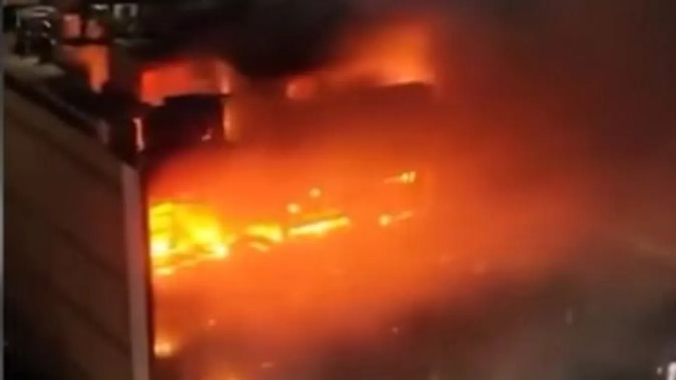 Leégett egy bevásárlóközpont, rengeteg a halott - megrázó helyszíni videó Kép
