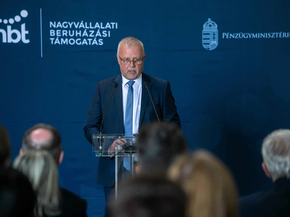 Kecskemét, 2022. június 21.Gaál József, Kecskemét alpolgármestere beszédet mond a Kecskeméti Konzerv Kft. kapacitásbővítő fejlesztése átadóünnepségén 2022. június 21-én. A zöldségfeldolgozással és tartósítással foglalkozó cég 3,3 milliárd forint összegű beruházását a magyar kormány 1,2 milliárd forinttal segítette a nagyvállalati beruházási támogatási programban.MTI/Bús Csaba