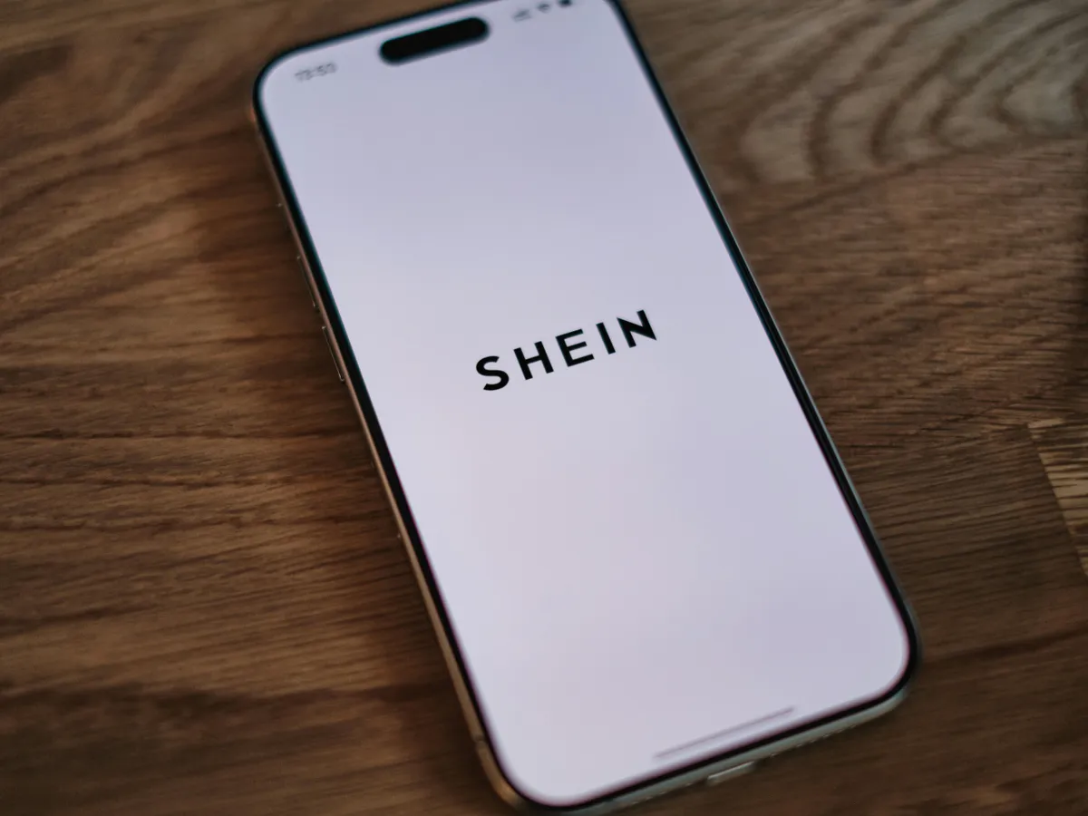 Így kaphatjuk meg hetekkel hamarabb a Shein-rendelést