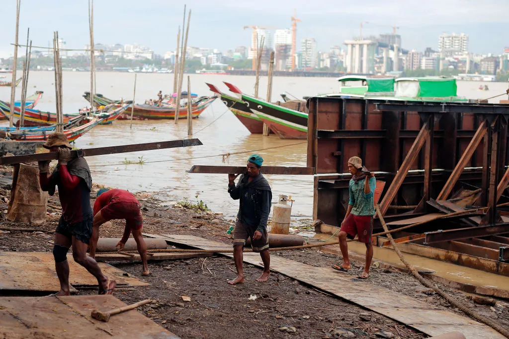 Ship-Breakers, hajóbontás, hajó-újrahasznosítás, hajó-ártalmatlanítás