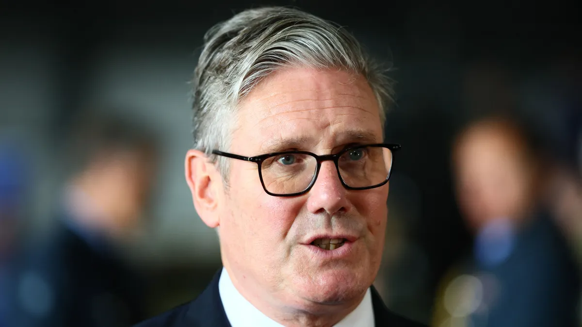 Szorul a hurok Keir Starmer körül, hónapjai lehetnek hátra