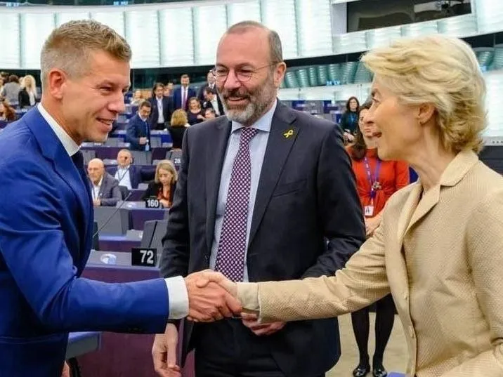 magyarpéter magyar péter ursula von der leyen ursulavonderleyen manfred weber manfredweber