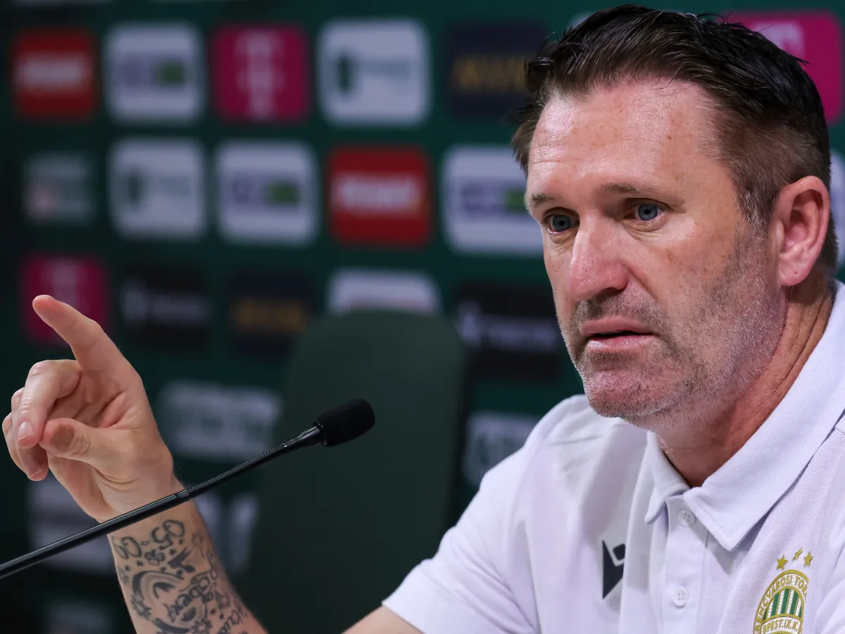 Fradi, Robbie Keane vezetőedző a Ferencvárosi TC sajtótájékoztatóján, a labdarúgó Bajnokok Ligája selejtezőjének másnapi, örmény FC Noah elleni mérkőzés előtt a Groupama Arénában 2025. július 29-én.
MTI/Hegedüs Róbert