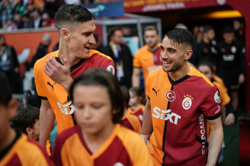 sallai roland ISTANBUL, TURKIYE - MAY 3: Galatasaray’s Yunus Akgun (R) and Net Global Sivasspor’s Roland Sallai (L) are seen in action during the Trendyol Super Lig week 34 match at RAMS Park in Istanbul, Turkiye on May 03, 2025. Hakan Akgun / Anadolu (Photo by Hakan Akgun / Anadolu via AFP)
