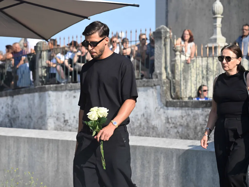 Diogo Jota temetése, DiogoJotatemetése, DiogoJota, temetés, 2025.07.05. Portuguese Manchester City's football player Ruben Dias (L) arrives for the funerals of Liverpool's Portuguese forward Diogo Jota and his brother Andre Silva at the Mother Church of G