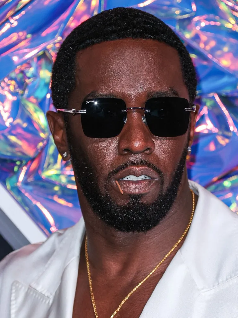 P. Diddy Sean Combs rappert az esküdtszék bűnösnek találta július 2-án 2 ellene felhozott vádpontban (kétrendbeli  nőkkel szembeni prostitúciós bűncselekményben).