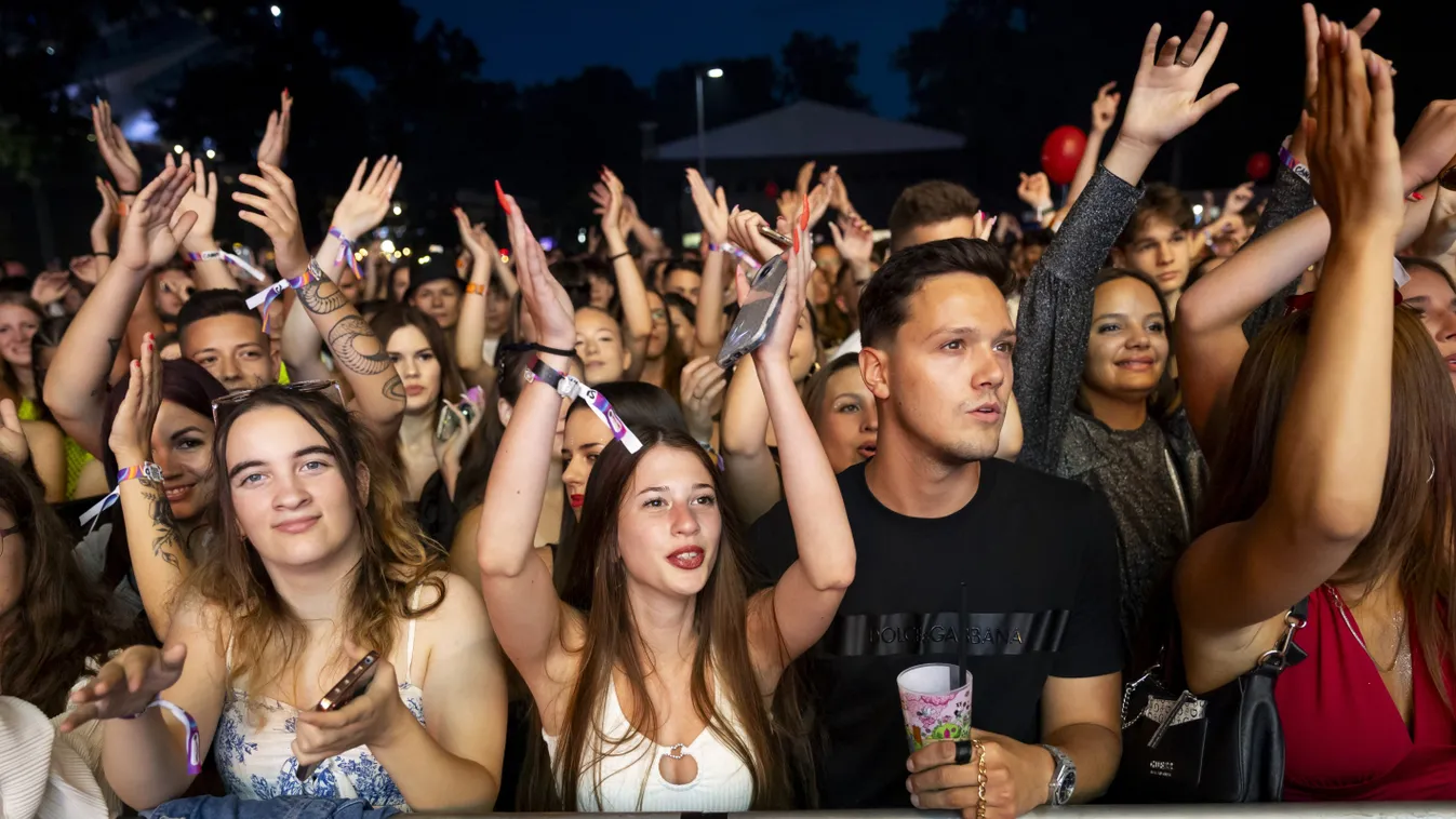 Dögös csajok, nagy bulik, tomboló tömeg: képeken a Campus Fesztivál Kép