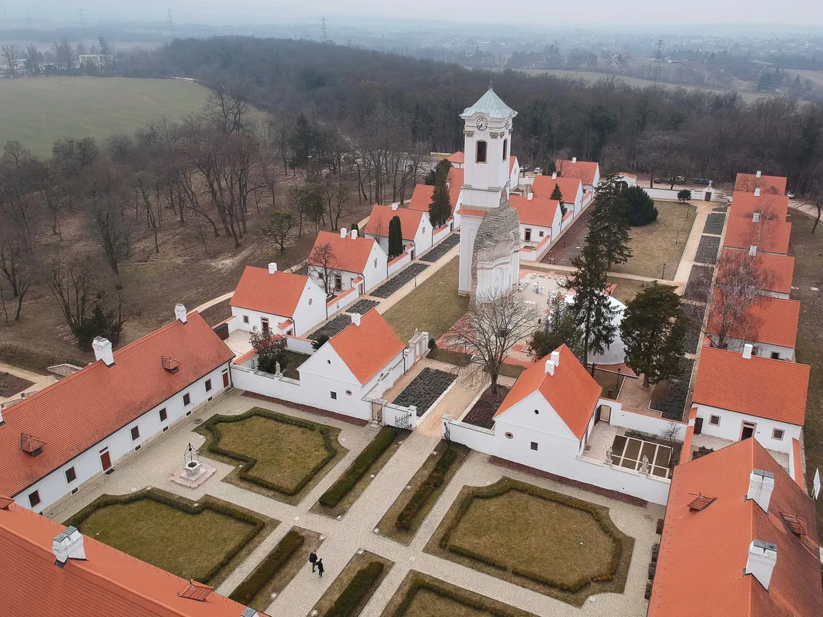 Eleged van a világ zajából? Van egy hely, ahol egyáltalán nem beszéltek, a kamalduli remeteség, Kamalduli Remeteség, Oroszlány-Majk, KamalduliRemeteség, OroszlányMajk
