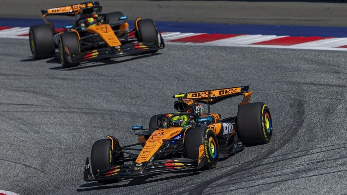 Sikerkorszaka előtt tiszteleg új fényezésével a McLaren a hazai futamán