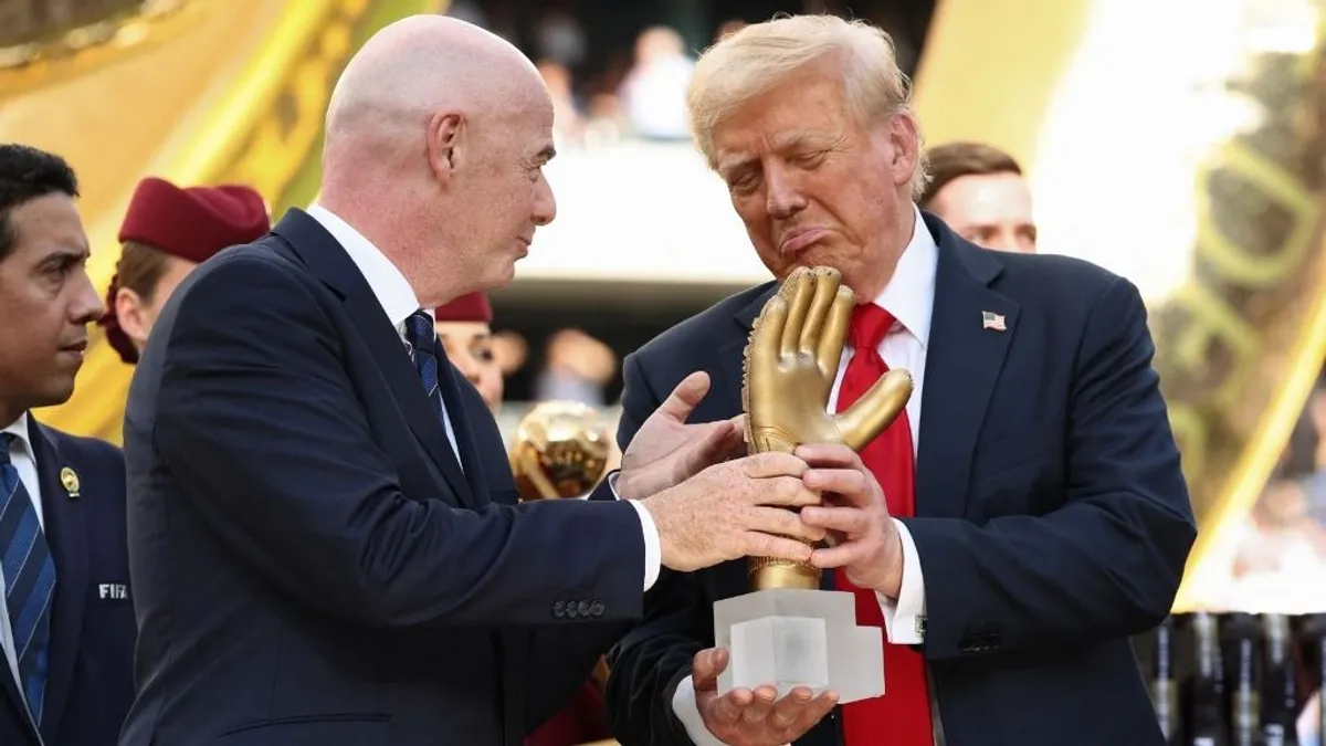 A FIFA elnök hiába kérte, hogy ne tegye, Donald Trump ellopta a show-t a klubvilágbajnokságon