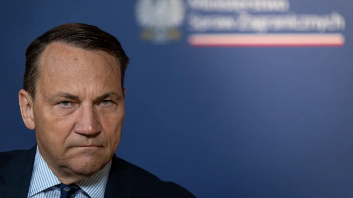 Vádaskodik és Orbán Viktort szidja a lengyel külügyminiszter