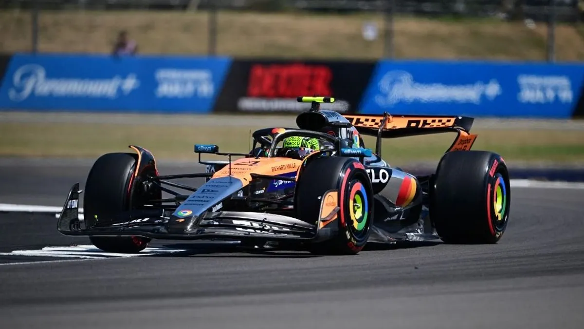 Lando Norris átgázolt a mezőnyön a Brit Nagydíj második szabadedzésén