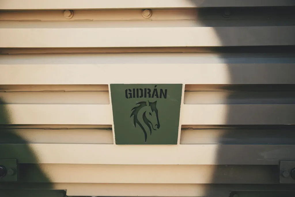 Gidrán harcjárművek, Gidránharcjárművek, Szalay-Bobrovniczky Kristóf, Magyarország honvédelmi minisztere
