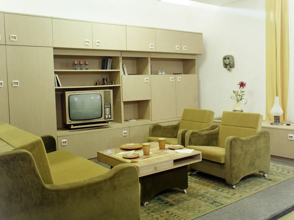Lakótelepi design, lakótelepidesign, egykori panelbelsők, egykoripanelbelsők, Lakberendezés a szocializmusban, galéria, 2025