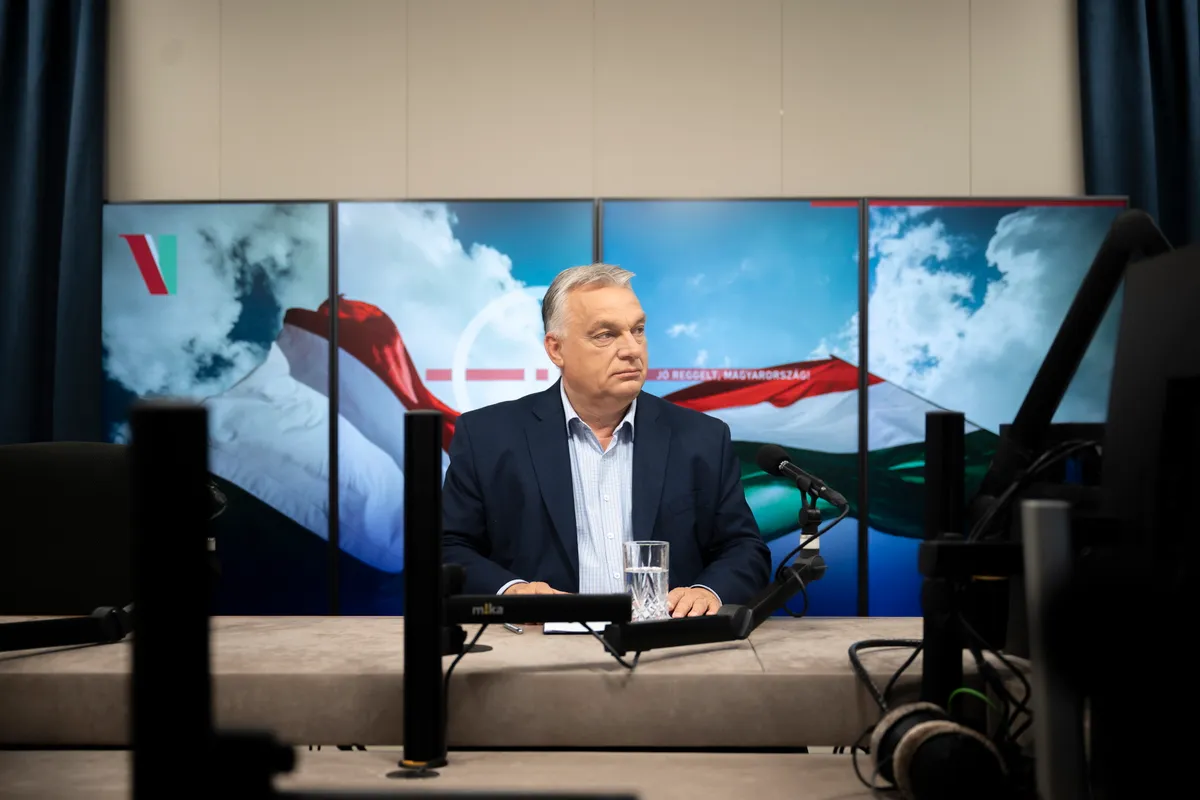 Budapest, 2025. július 4.
A Miniszterelnöki Kommunikációs Főosztály által közreadott képen Orbán Viktor miniszterelnök interjút ad a Jó reggelt, Magyarország! című műsorban a Kossuth rádió stúdiójában 2025. július 4-én.
MTI/Miniszterelnöki Kommunikációs Főosztály/Benko Vivien Cher